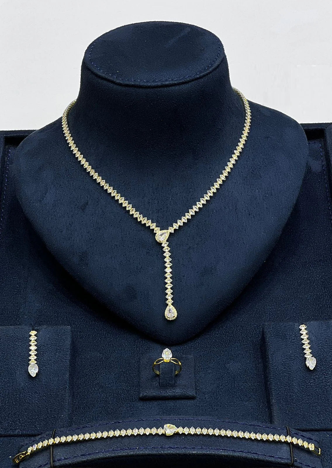 Elegant Teardrop Drop Jewelry Set